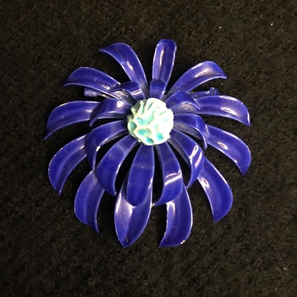 Vtg Metal Two Tone Enamel Pin Cobalt & Light Blue Brooch 2” Daisy Brain Center - Picture 2 of 6